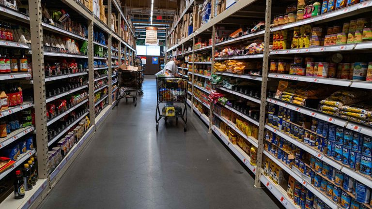 Inflation Rate Falls to 2.1% in April, Below Projections