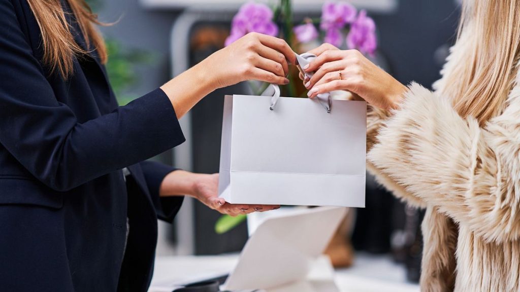 Experts Warn of Common Financial Mistakes to Avoid