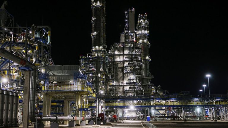 Slovak Prime Minister Opposes EU Plan to End Russian Gas Imports by 2027