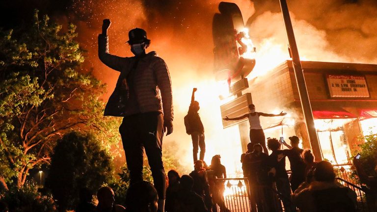 Minneapolis Sees Deadly 24 Hours, Sparking Criticism of Leadership