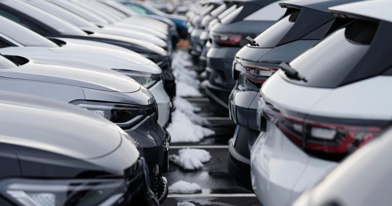 Senate GOP to Revoke California's Car Emissions Standards, Democrats Term It "Nuclear Option"