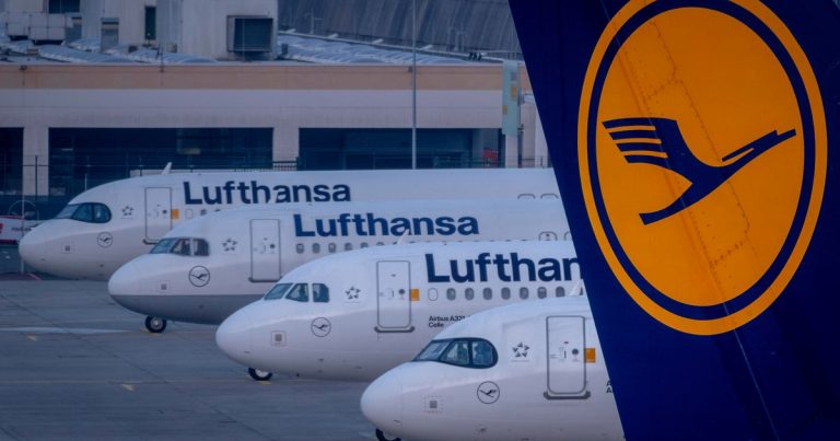Lufthansa Plane Operated 10 Minutes Without Pilot Due to Medical Emergency