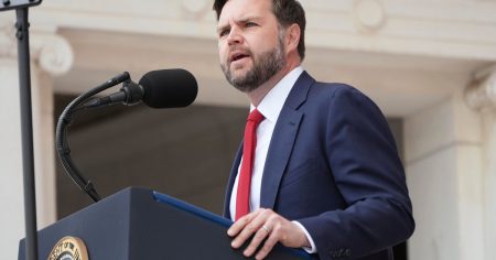 JD Vance Addresses Bitcoin Event Amid Increasing Crypto Links to Trump Administration