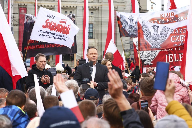 Polish Presidential Rivals in Tight Race Ahead of Runoff Vote