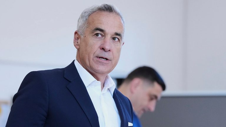 Romanian Populist Georgescu Exits Politics After Election Rerun Ban