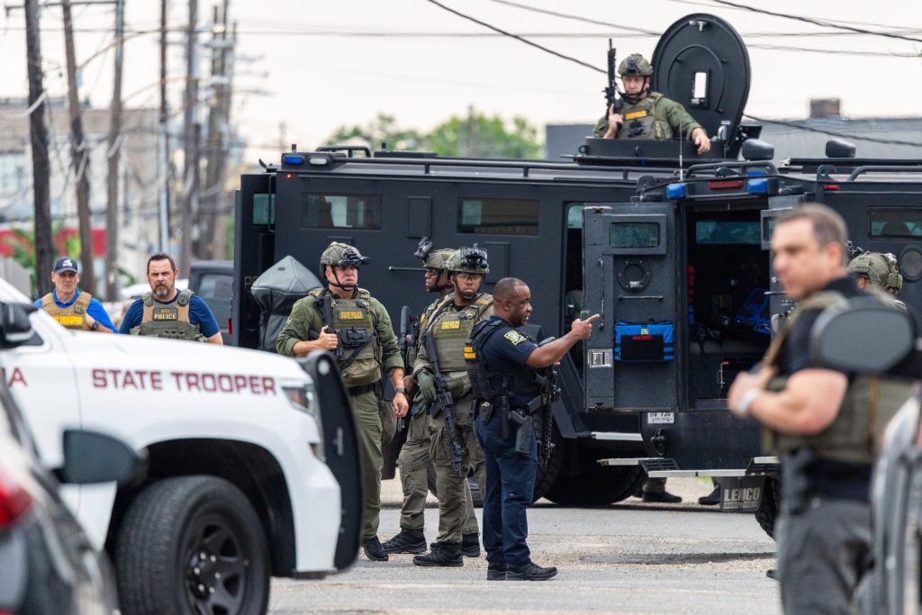 Repeat Escapee Breaks Out of Louisiana Jail During Manhunt for Five Inmates