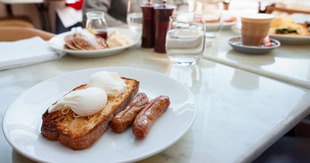 Diner Adapts to Economic Uncertainty in Danbury, Connecticut