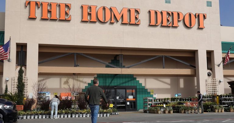 Home Depot Maintains Prices Amid Trump’s Criticism of Walmart
