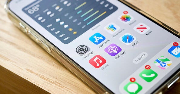 Trump Proposes 25% Tariff on iPhones Imported from Outside the U.S.