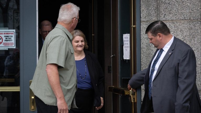Milwaukee Judge Confronts ICE Ahead of Courthouse Incident