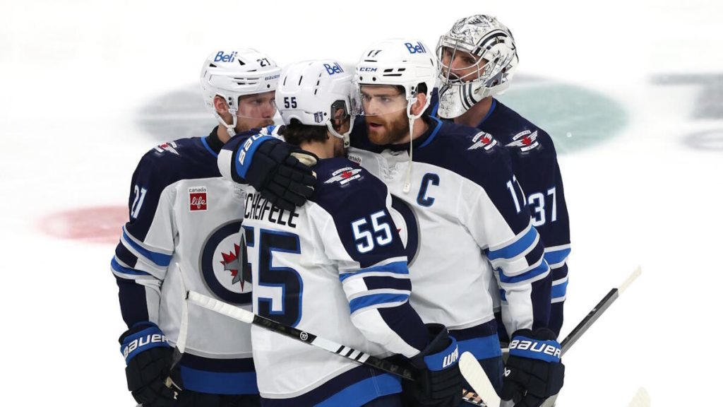 Fans Raise Over $30K in Tribute to Jets Star's Father with '$55 for 55' Campaign