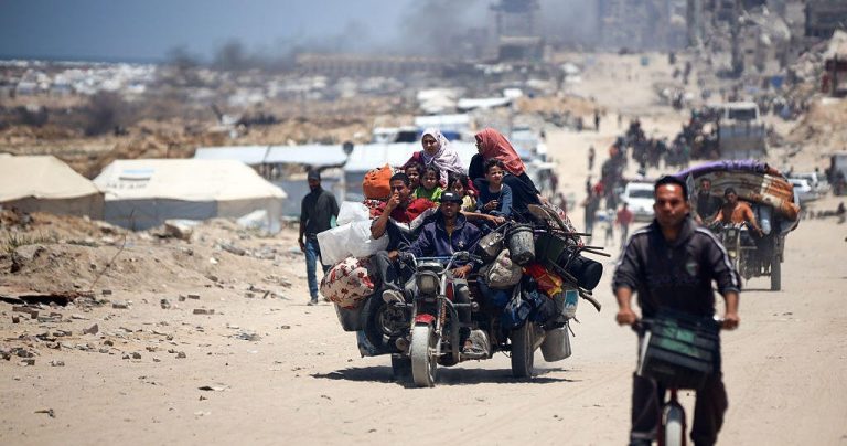 Aid Trucks to Gaza Insufficient, WFP Director Warns