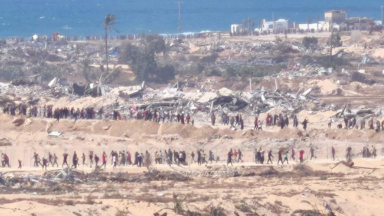 US-backed Gaza Aid Group Initiates Deliveries After Executive Director's Departure