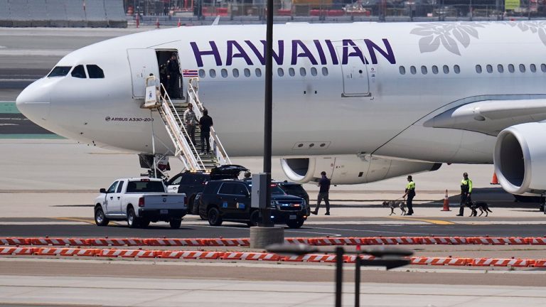 Navy Technician Arrested for Falsely Reporting Bomb Threat on Hawaiian Airlines Flight
