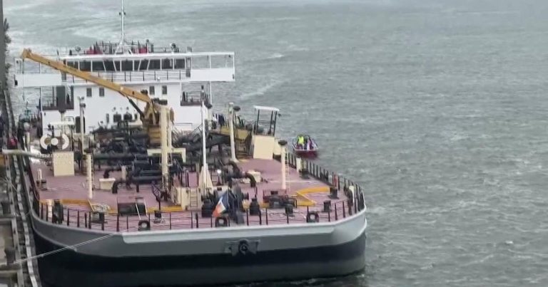 Worker Dies in Sewage Boat Explosion on Hudson River