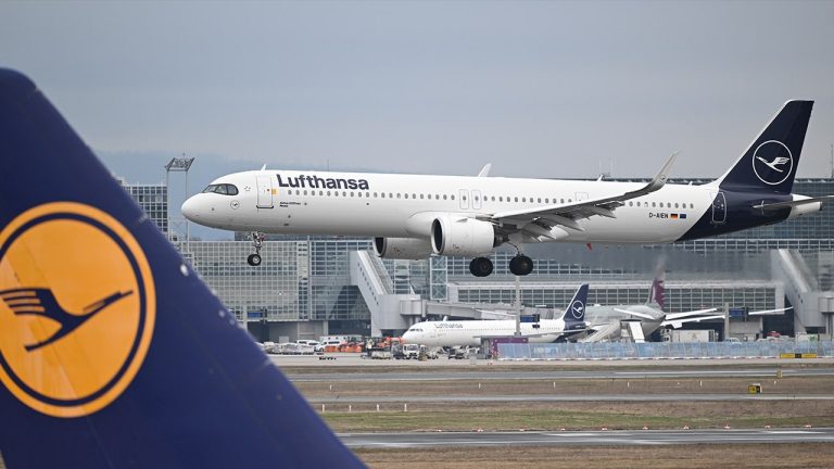 Lufthansa Flight Flies Unmanned for 10 Minutes Following Copilot Fainting Incident