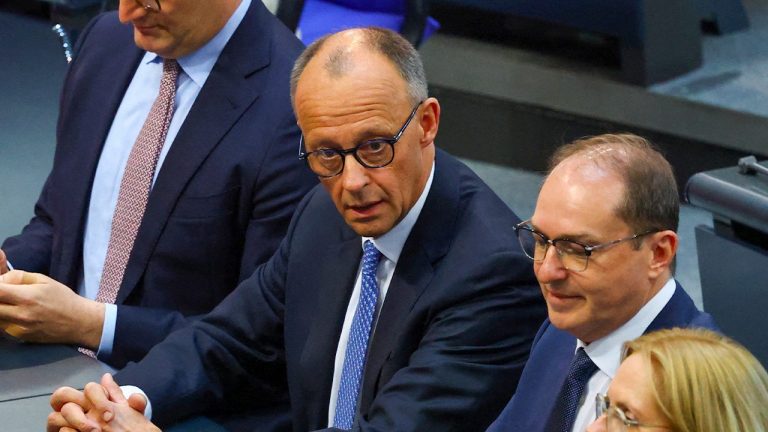 Germany Eases Restrictions on Ukraine Weapons, Permitting Strikes into Russia