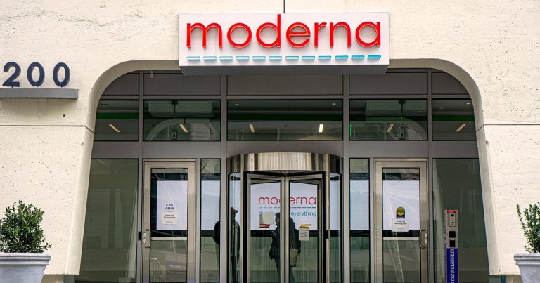 Trump Administration Cuts Funding for Moderna's Bird Flu Vaccine Amid Promising Test Results