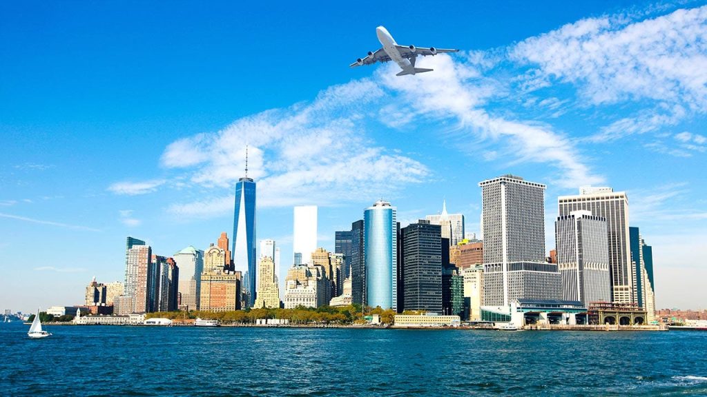 NYC Faces Income Loss as High Earners Exit Amid Migrant Influx, Report Reveals