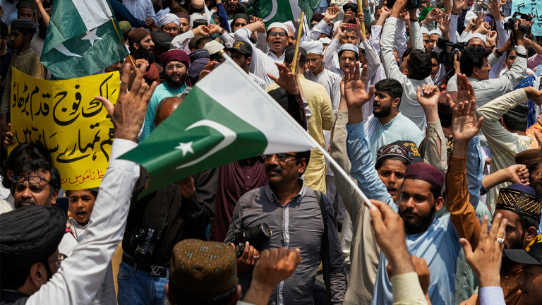Pakistan and India Explore De-escalation Following Missile Strikes