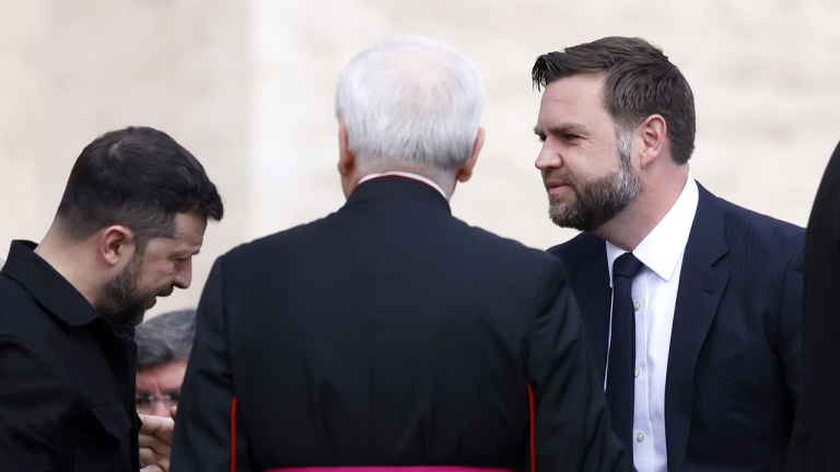 Zelenskyy Holds Talks with U.S. Senators in Rome