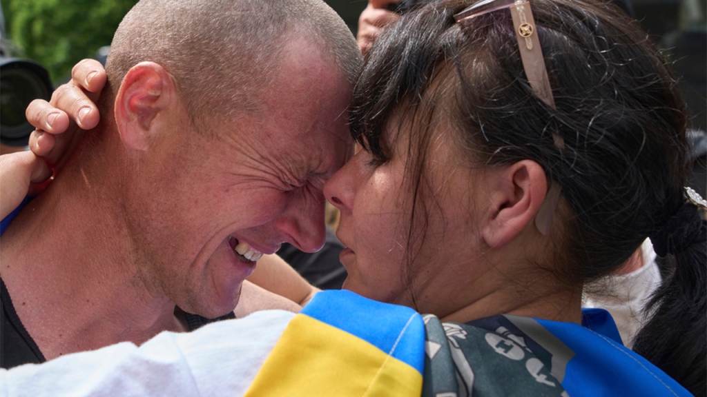 Russia and Ukraine Exchange Over 300 Prisoners Amid Intense Airstrikes