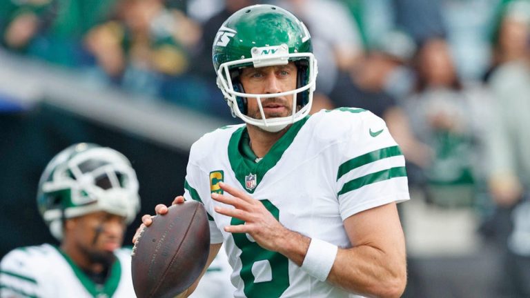 Rodgers Rumored to Weigh Options as Steelers Uncertain About QB's 2025 Plans