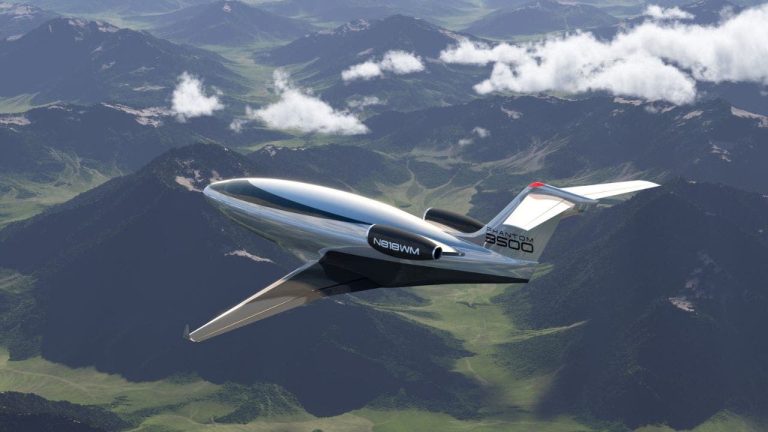 Phantom 3500 Jet Features Panoramic Digital Screens in Place of Windows