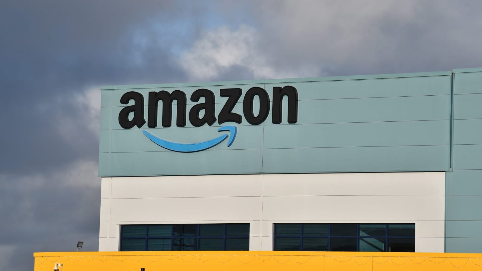 Amazon Plans £40 Billion UK Investment Over Next Three Years