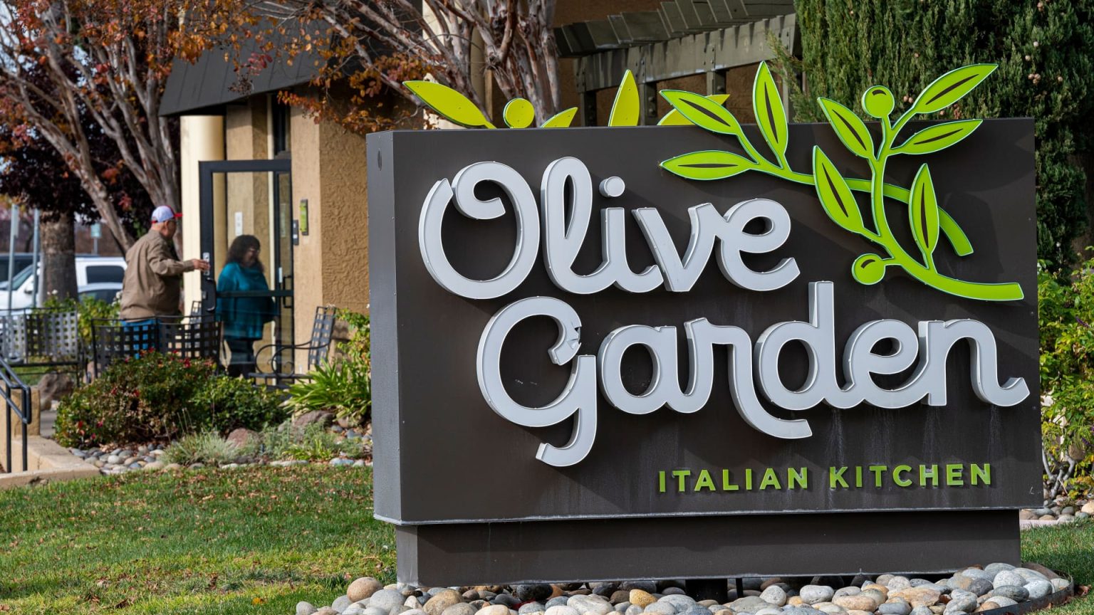 Darden Restaurants Reports Q4 2025 Earnings Results