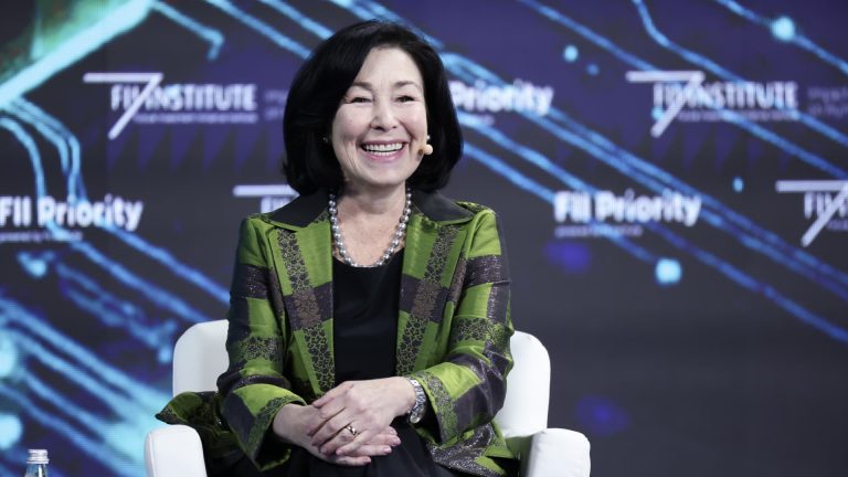 Oracle Stock Sees Best Weekly Gains Since 2001 Amid Cloud Growth