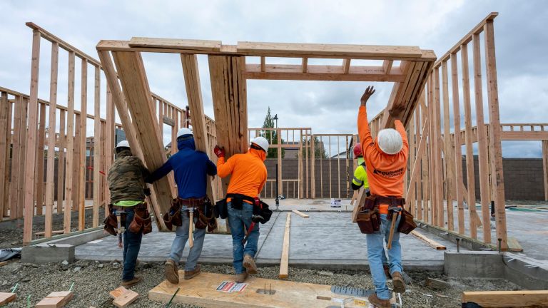Homebuilder Sentiment Drops Close to Pandemic Low in June 2025