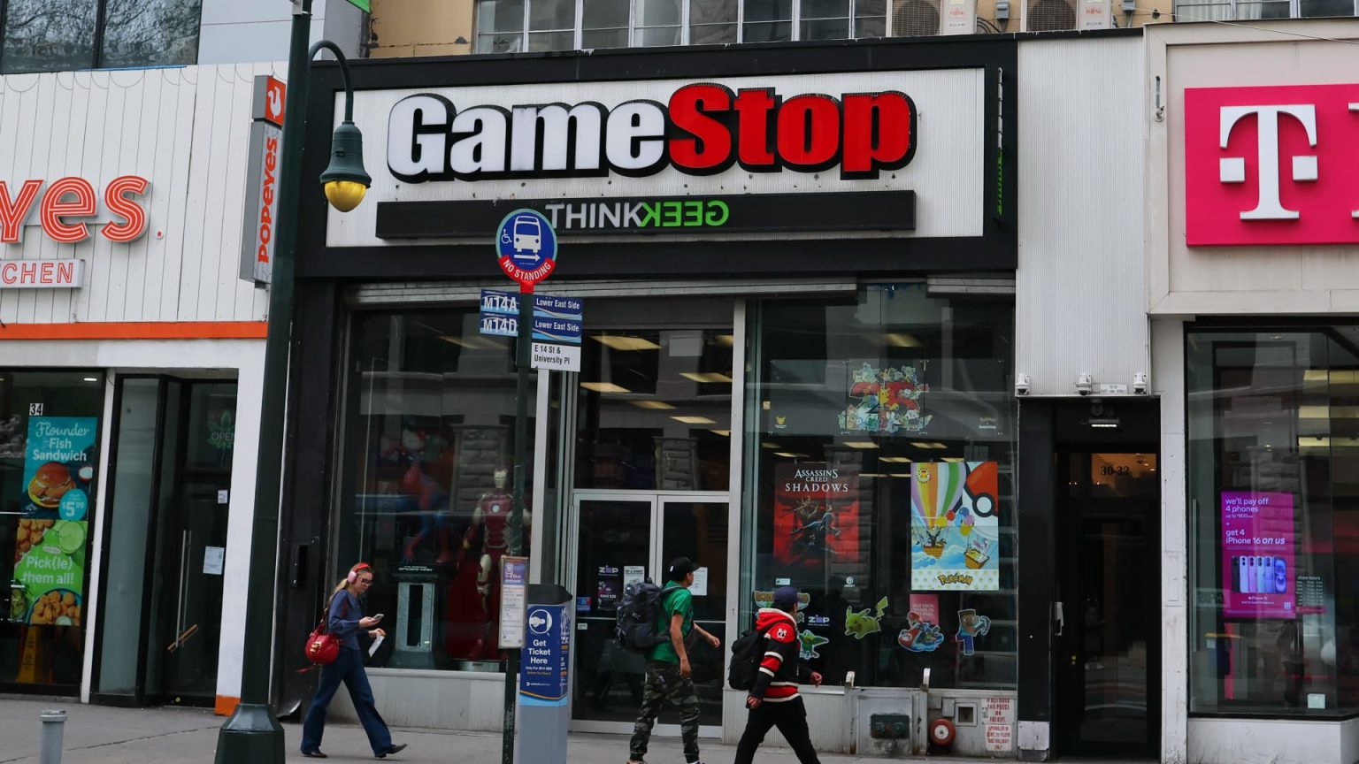 GameStop Shares Plummet Following Convertible Bond Offering for Bitcoin Purchase