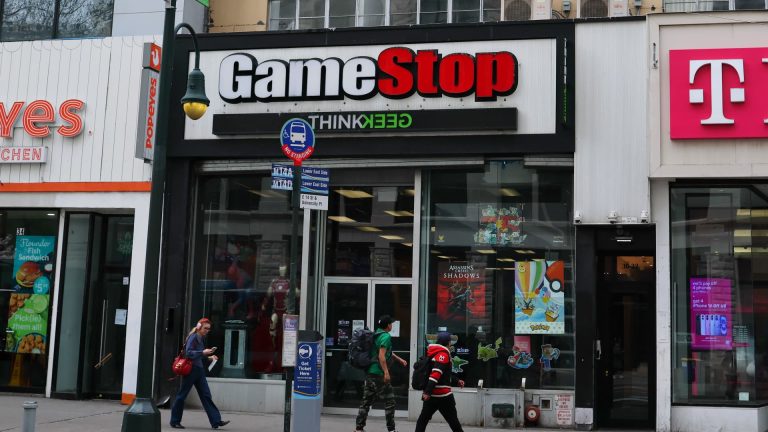 GameStop Shares Plummet Following Convertible Bond Offering for Bitcoin Purchase