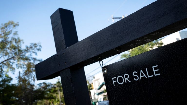 Mortgage Demand Declines Despite Falling Interest Rates