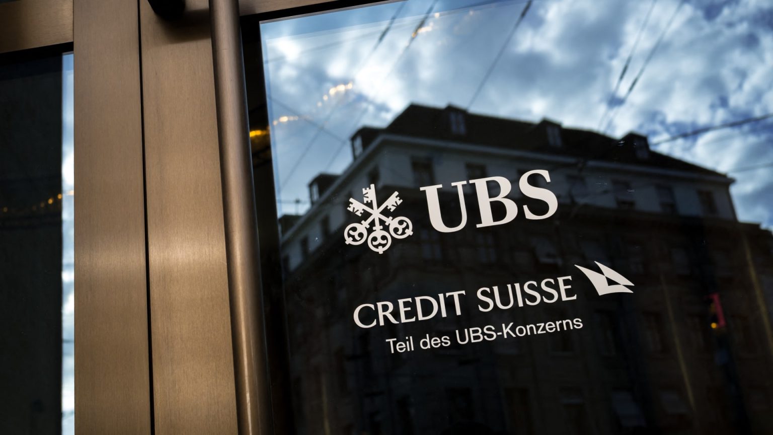 Swiss Government Proposes Stricter Capital Regulations, Impacting Major Banks