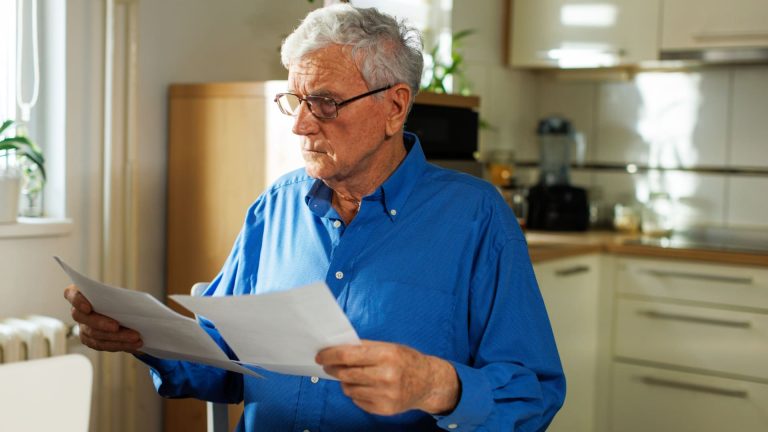 Average 401(k) Balances Decline Amid Market Volatility