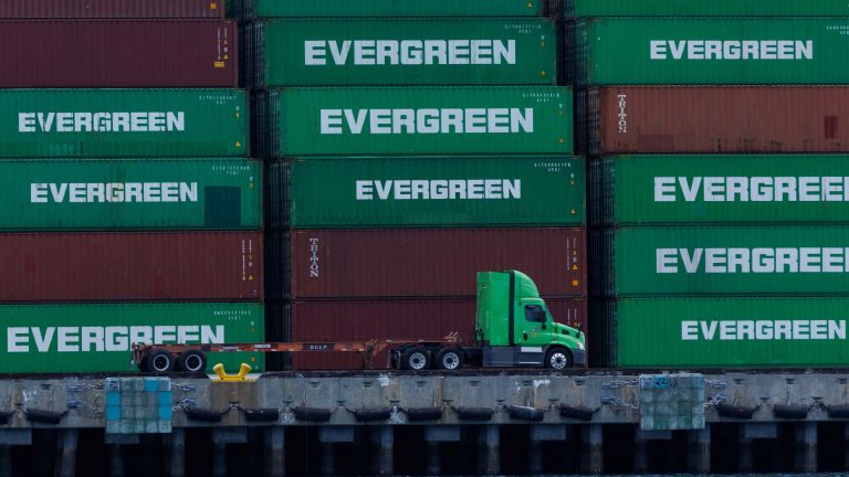 Retail Executives Anticipate Tariff Reductions Under Trump