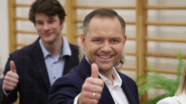 Trump-Backed Nationalist Wins Presidency in Poland