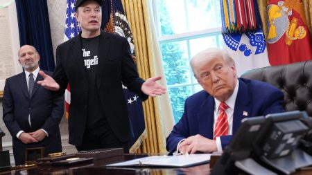 Trump Declines to Contact Musk, White House Official Confirms