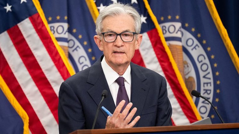 Federal Reserve Maintains Key Interest Rate Steady