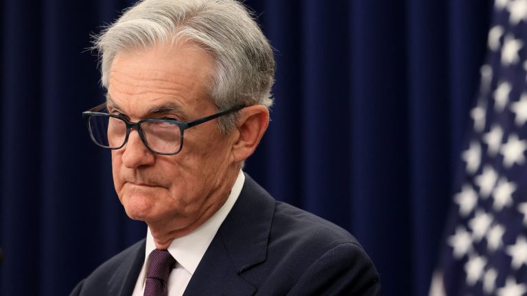 Trump Criticizes Powell as Fed Maintains Steady Interest Rates