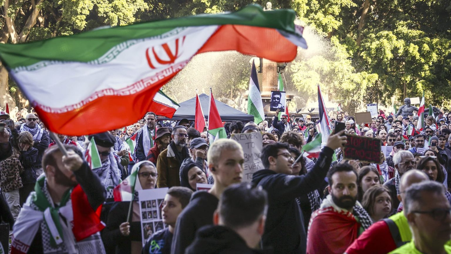 Iran Warns of Potential Responses Following U.S. Strikes on Nuclear Sites Iran Warns of Potential Responses Following U.S. Strikes on Nuclear Sites