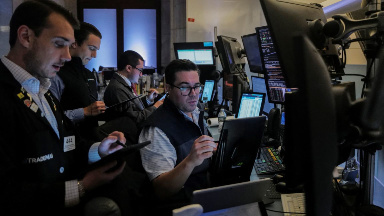 Investment Firm Identifies Key AI Stocks Amid Ongoing Market Surge Investment Firm Identifies Key AI Stocks Amid Ongoing Market Surge