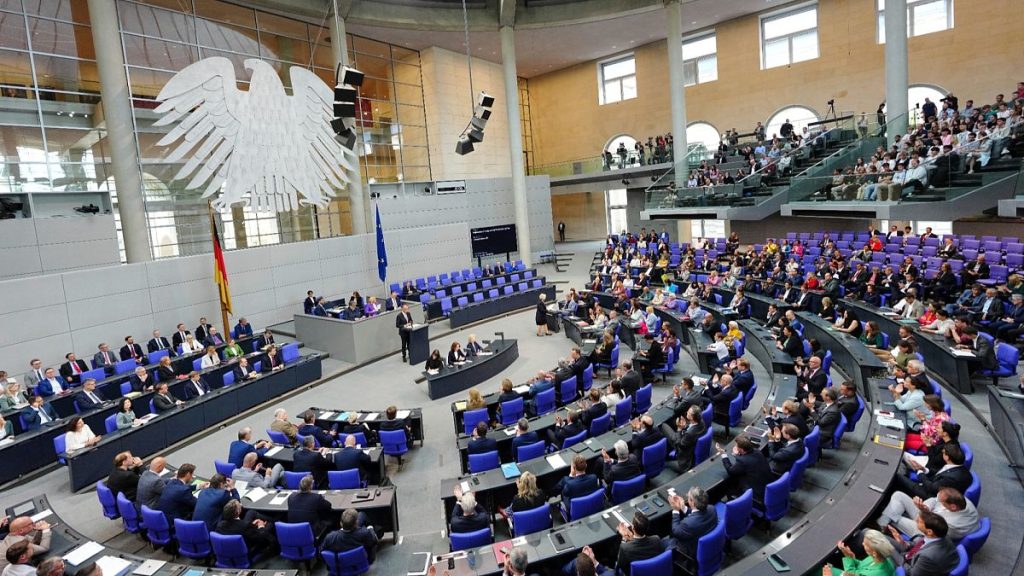 German Lawmakers Approve Restrictions on Family Reunification Program