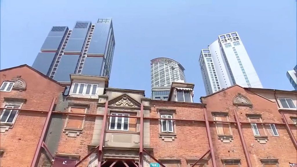 Historic Shanghai Building Relocated by 432 Robots for New Development