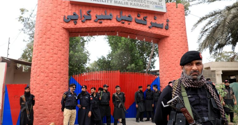 Prisoners Escape Following Earthquake Tremors, 216 Inmates Break Free