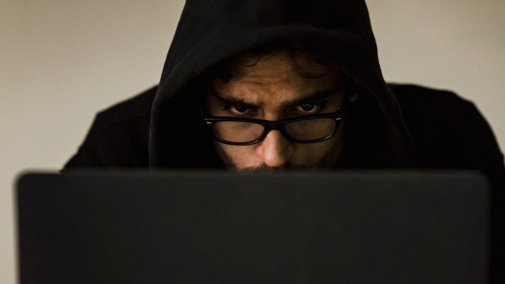New Phishing Scam Exploits Legitimate Emails to Steal Personal Information via PayPal