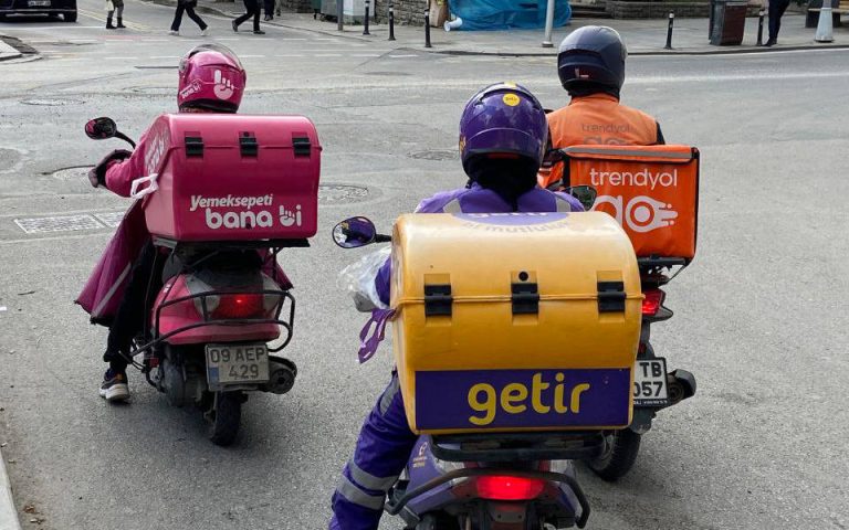 Delivery Workers Face 30% Pay Cut Amidst Anticipated Raise