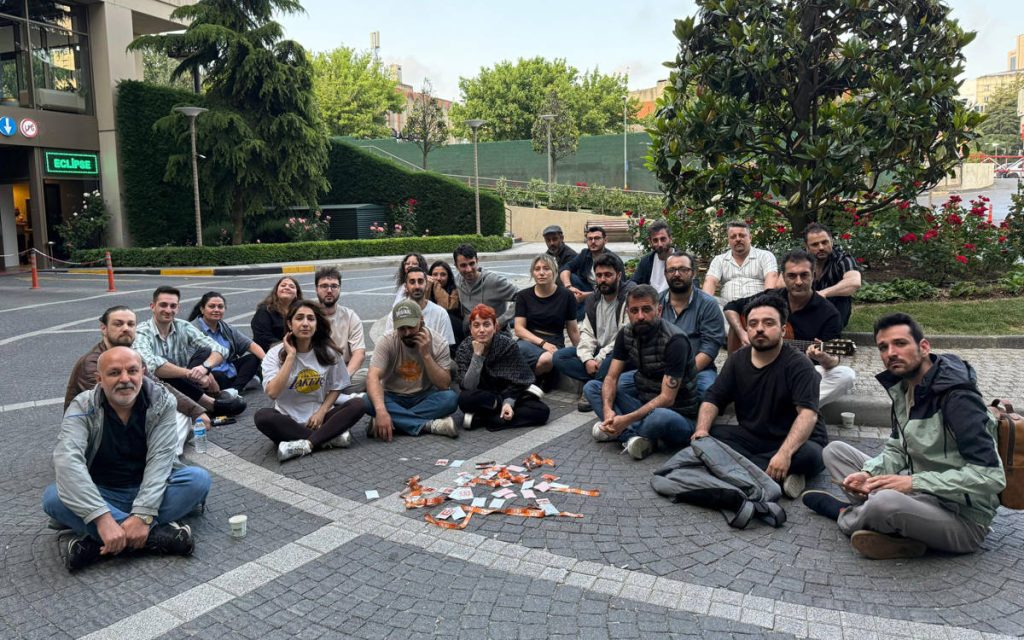 Journalists End 20-Day Protest After Wage Agreement Reached